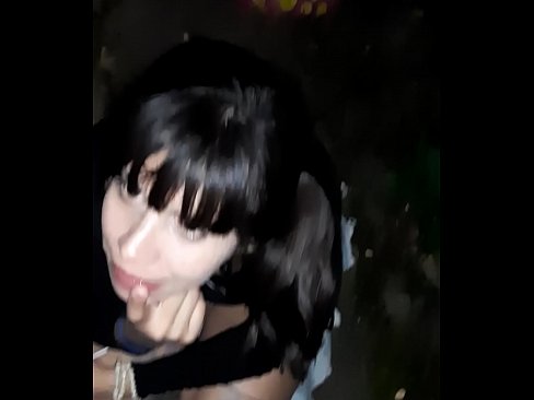 ❤️ Në rrugë penisi i fryrë në këmbim të karamele Video porno në sq.klassikaprint.ru ❤